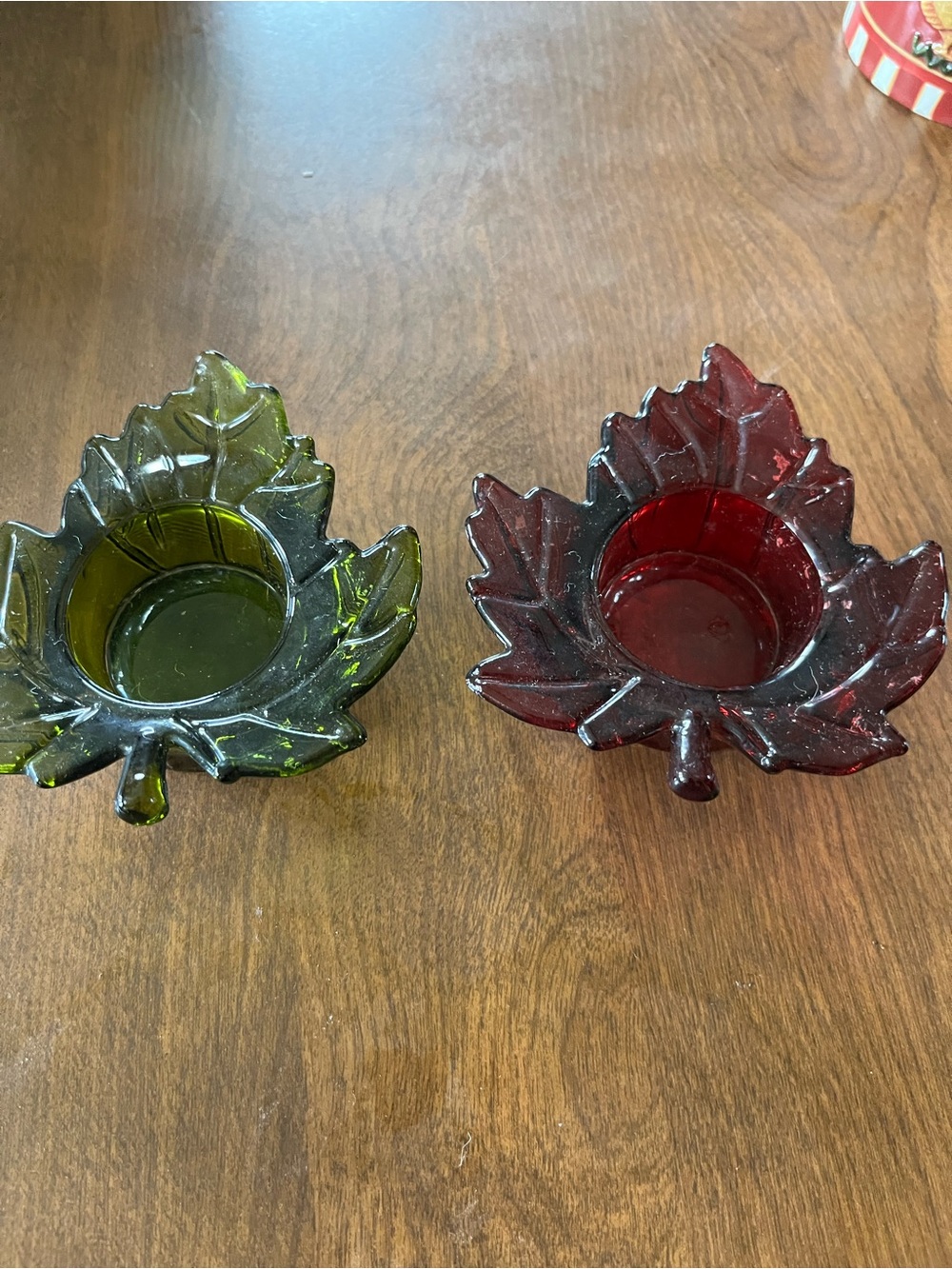 Leaf-Shaped Glass Tea Light Holders in Olive Green and Ruby Red